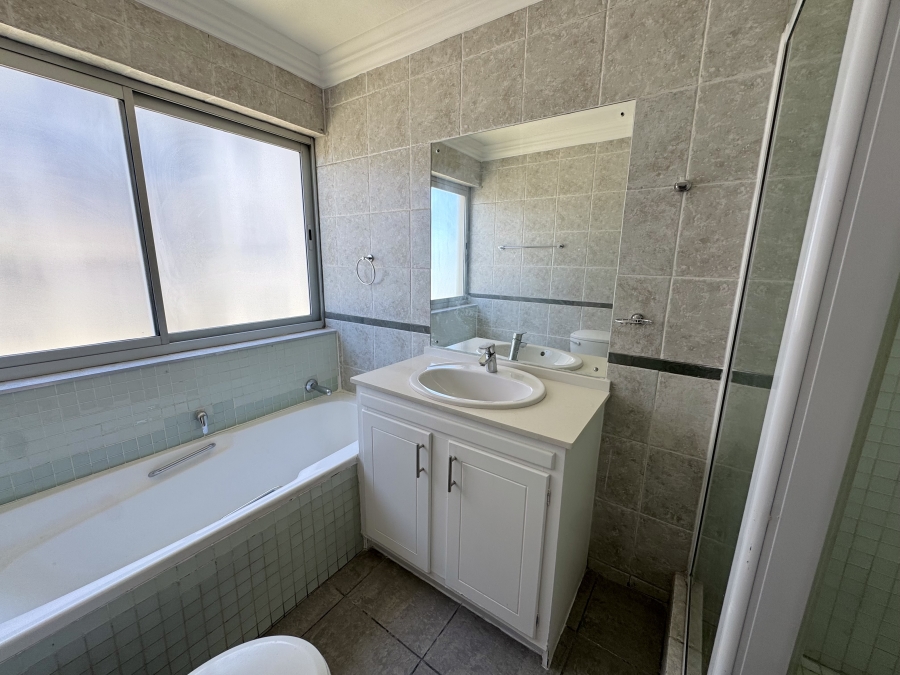 3 Bedroom Property for Sale in Beachfront Western Cape